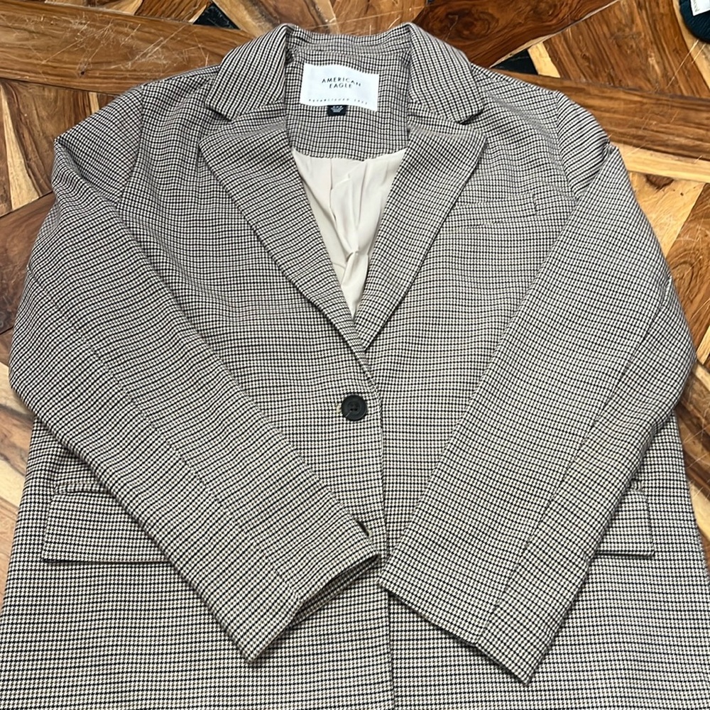 Woman’s Brand New American Eagle Oversized Plaid Blazer- Size Med